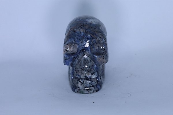Caveira de Sodalita Natural 362g - Escultura Natural ALT 6.5cm