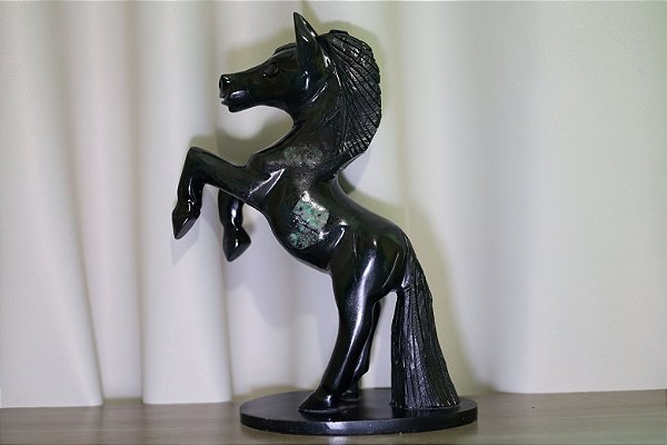 Cavalo em Biotita com Esmeralda Alt 32cm 3.0kg