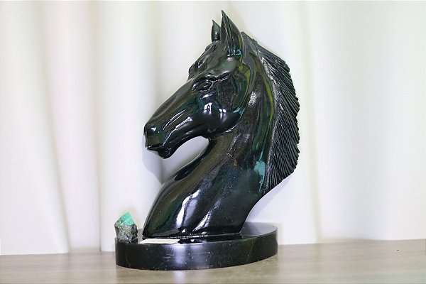 Cavalo em Biotita com Esmeralda Alt 27cm 4.9kg