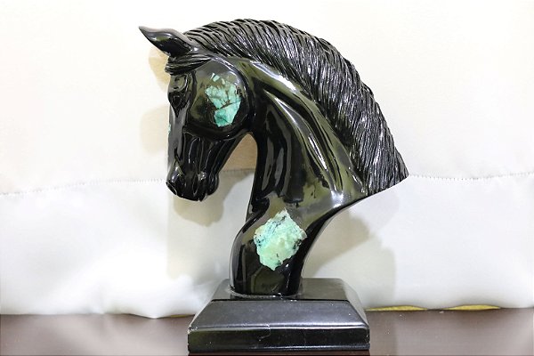 Cavalo Biotita com Esmeralda Alt 26cm 5.3kg