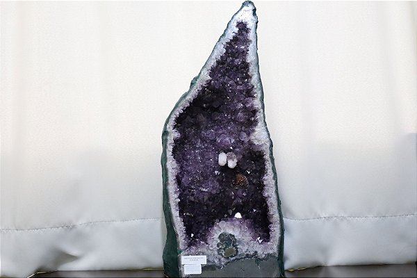 Capela de Ametista com Calcita Alt 63cm 23kg