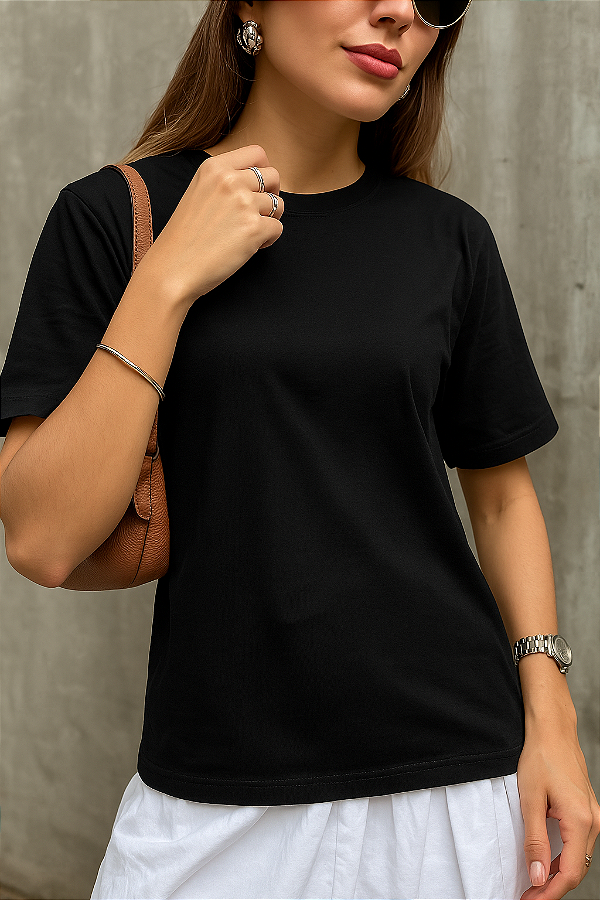 T-SHIRT  PREMIUM LISA PRETA