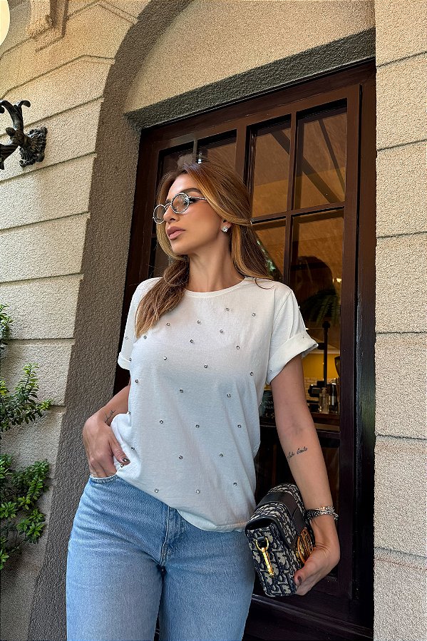 T-SHIRT PREMIUM BRANCA COM STRASS