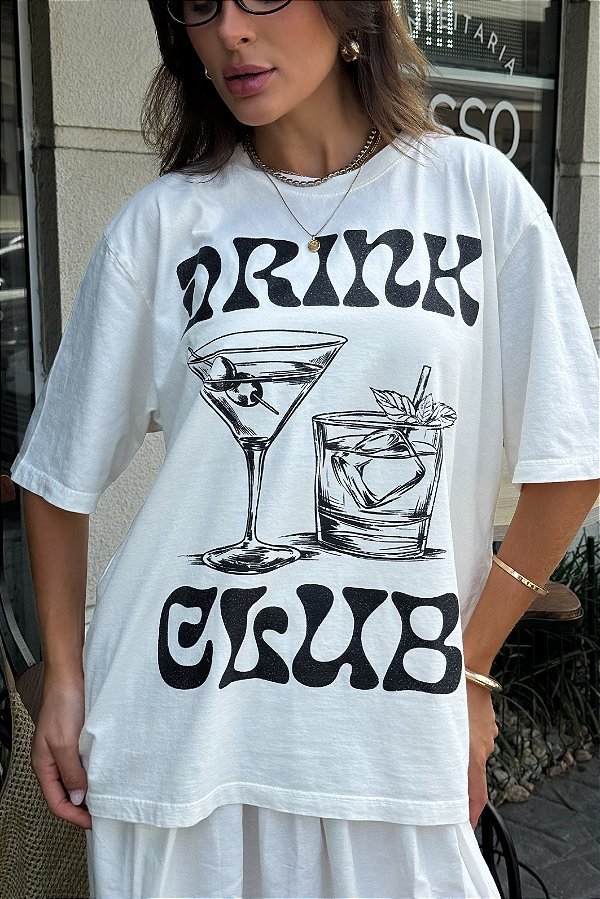T-SHIRT OVERSIZE DRINK COM APLICAÇÃO DE GLITTER