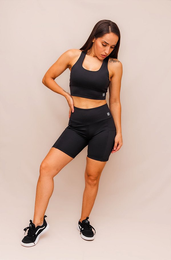Conjunto Shorts Bolso + Top Decote U Confort - Preto