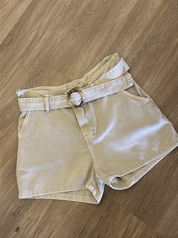Shorts Com Cinto Bolso Faca Bege