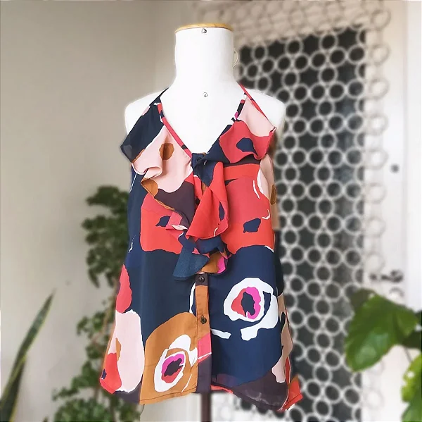 Blusa frente única babados M