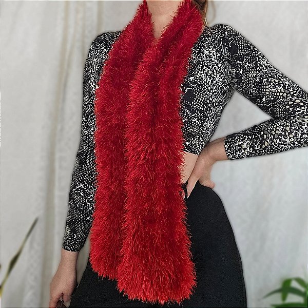 Cachecol vermelho felpudo