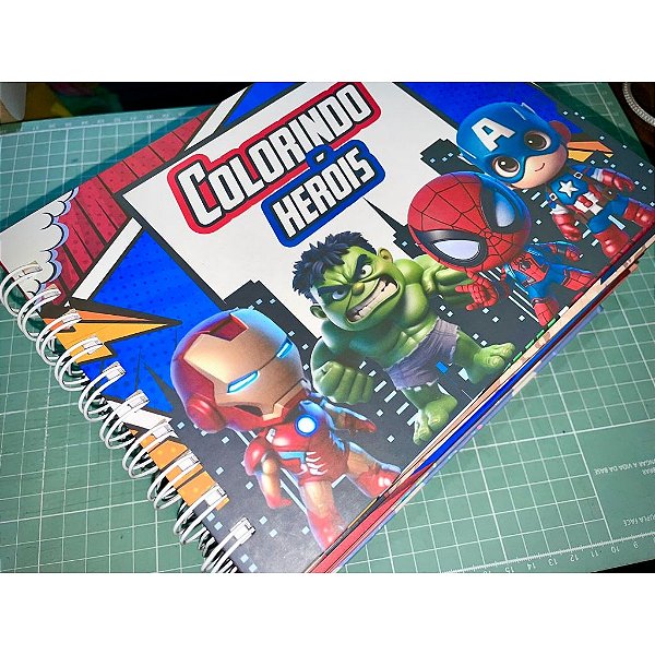 LIVRO DE COLORIR HEROIS (COLORING BOOK)
