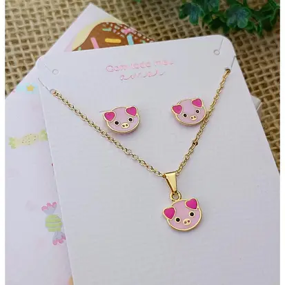 Conjunto Infantil com Resina Porquinho Banhado a Ouro