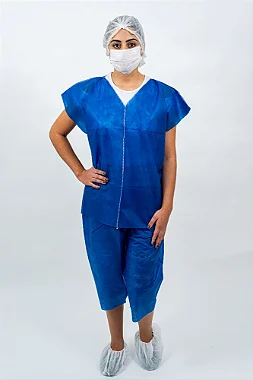 Conjunto blusa sem manga e bermuda