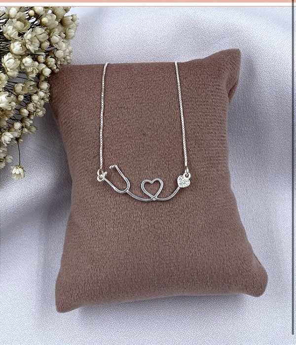 GARGANTILHA PRATA ESTETOSCÓPIO CORAÇÃO COM ZIRCÔNIA