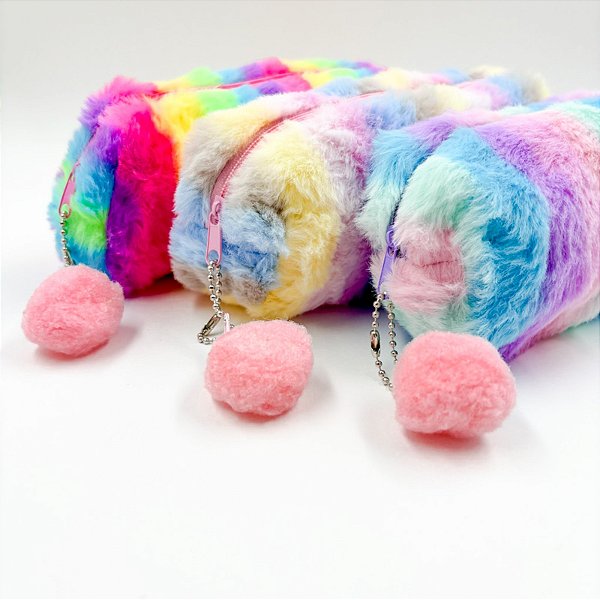 Estojo Pelúcia Arco-Íris com Pompom