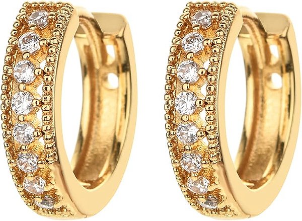 Argola Cravejada Clássica com Zircônias – Banhodo a Ouro 18k