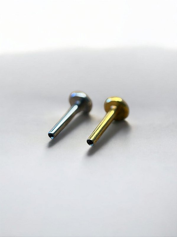 Haste para Piercing Labret Titânio