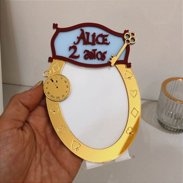 Cenário Moldura com Nome - Alice no País da Maravilhas - 13cm - 1 unidade