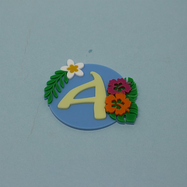 Aplique Inicial com Flores - Moana - 7cm - 1 unidade