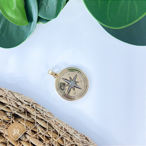 Pingente Dourado Bússola: direção, proteção e propósito em cada passo da sua jornada