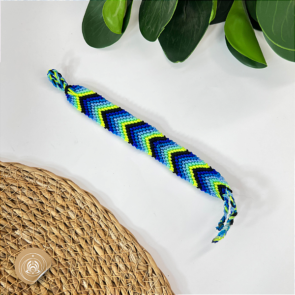 Pulseira Indígena de Linha: proteção, tradição e conexão viva com a sabedoria da floresta