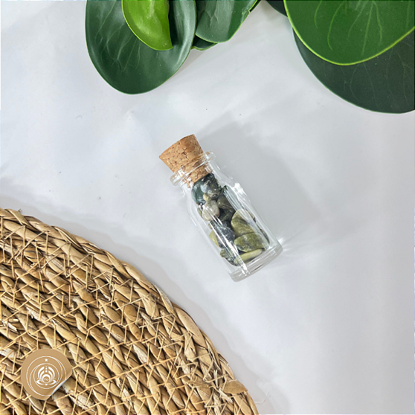 Garrafinha Mágica de Jade Nefrita: cura, proteção e prosperidade com sabedoria ancestral.