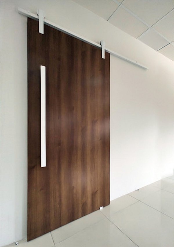 Porta Imbuia 80 cm + Kit de Correr Aluminum 1,5 m + Puxador Flat Aluminum 1 m Branco