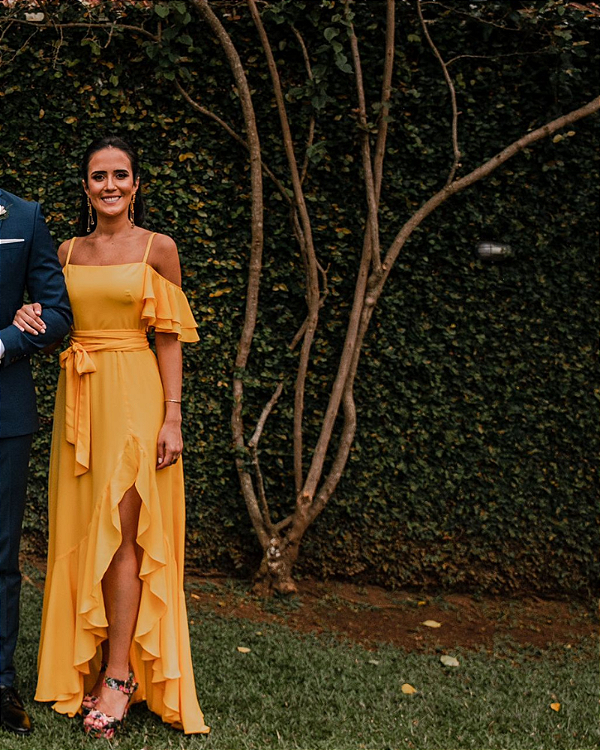 vestido babados amarelo