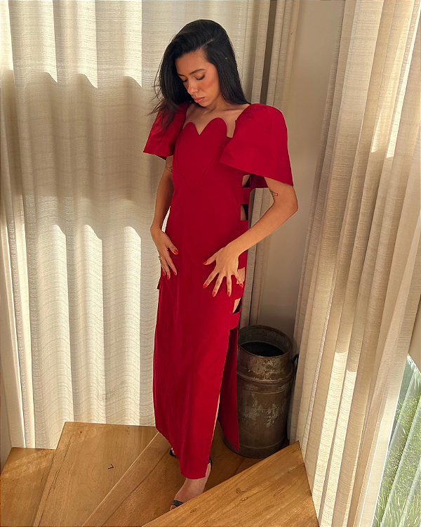 vestido decote coração vermelho