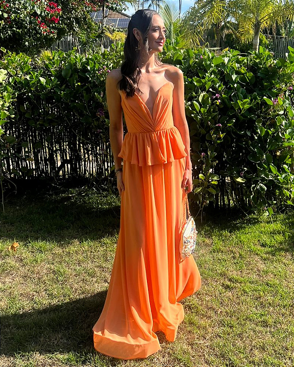 vestido decote v laranja