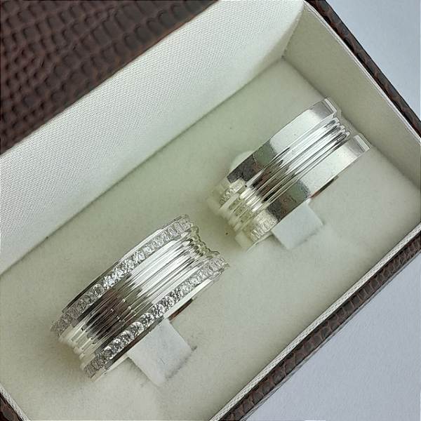 Par de aliança Prata prata PREMIUM  10 MM pedras na feminina