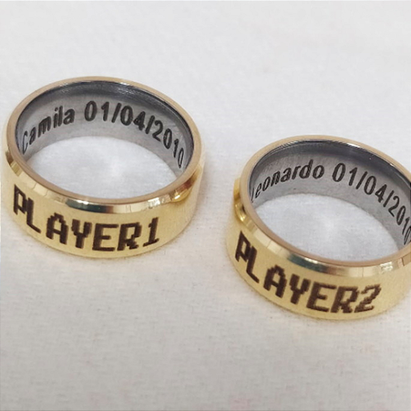 Par de Alianças Reta 6mm em Moeda Antiga personalizada PLAY 1 PLAY 2