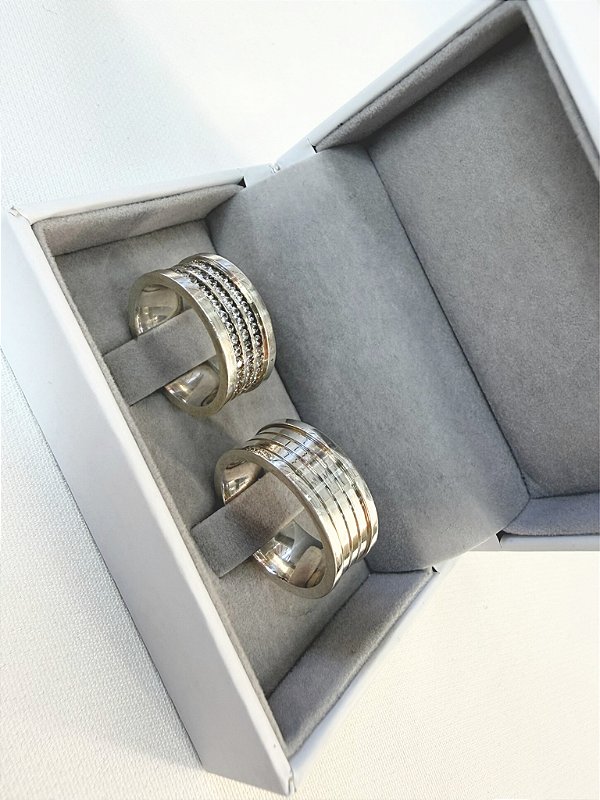 Par Aliança Prata Estilo Bvulgari Cravejada Toda Volta