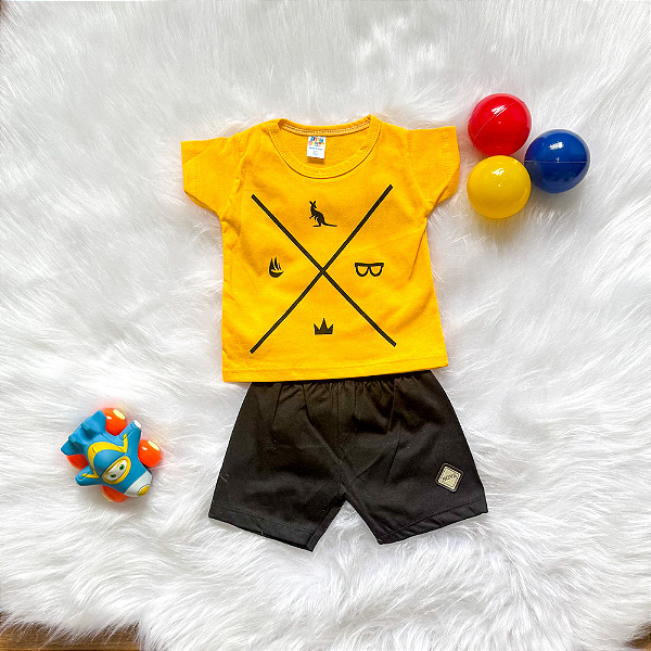 Conjunto Camiseta Manga Curta Canguru Amarelo e Shorts Preto Bebê Menino tamanho 6 a 9 meses