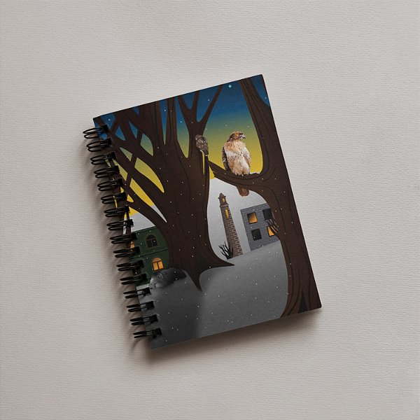 Caderno A5 | Floresta e cidade ao amanhecer com neve, lobos e falcões | Espiral Metálica (Wire-ô) Preto, Branco ou Prata