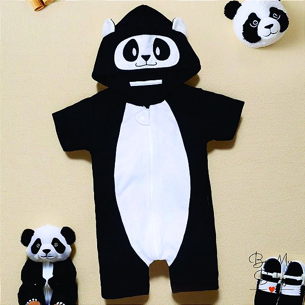 Macacão Temático Curto com Capuz Bordado e Abertura em Ziper - Panda