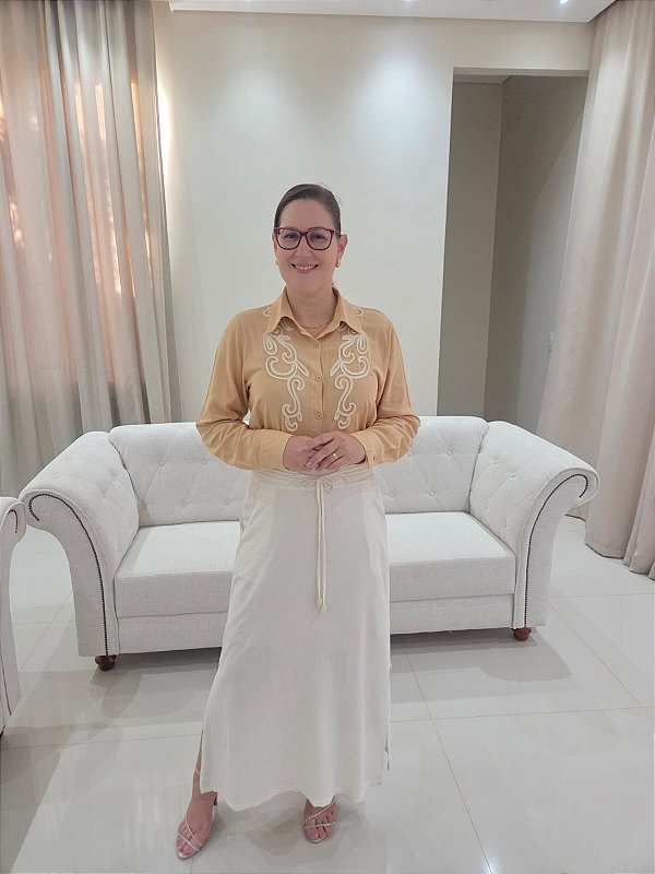 Camisa Bege com Bordado