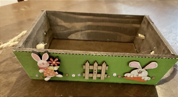 Cesta de madeira Páscoa