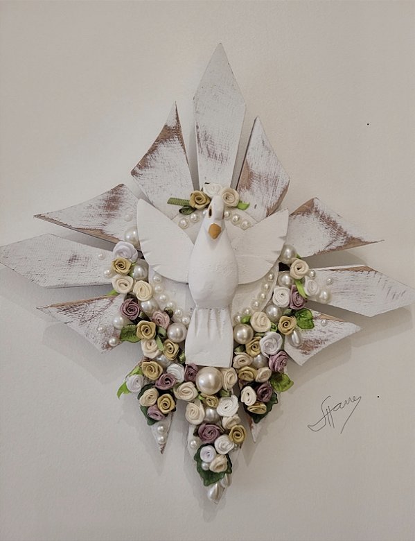 Espírito Santo sobre madeira de demolição