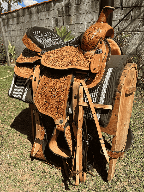 Sela Prova de Laço Americana Cross + Manta QM Imports