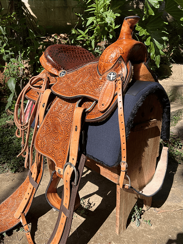 Sela Prova de Laço Team Roping Profissional + Manta QM Imports