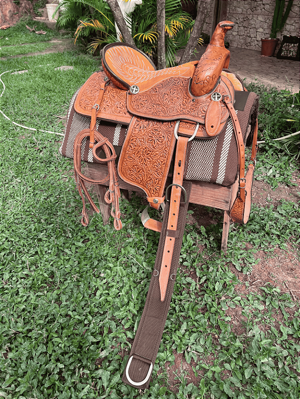 Sela Americana Prova de Tambor All Carved + Manta QM Imports
