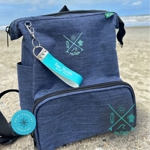 Mochila em couro ecológico Azul Jeans Sea Turtle Surf Wear em Peruíbe.