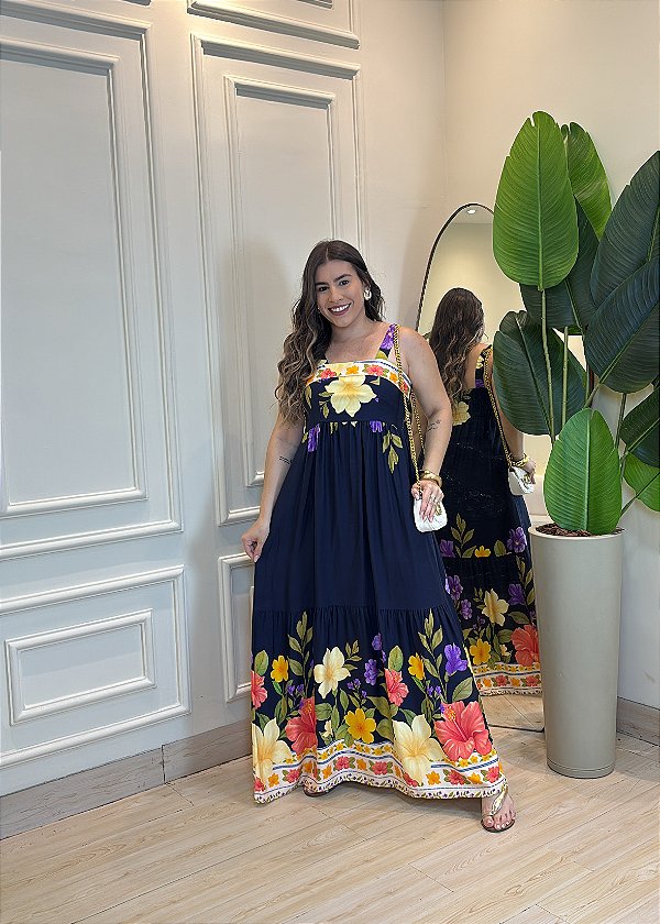 Vestido Midi Viscolinho Estampa Fundo Preto – Caimento Leve e Elástico nas Costas