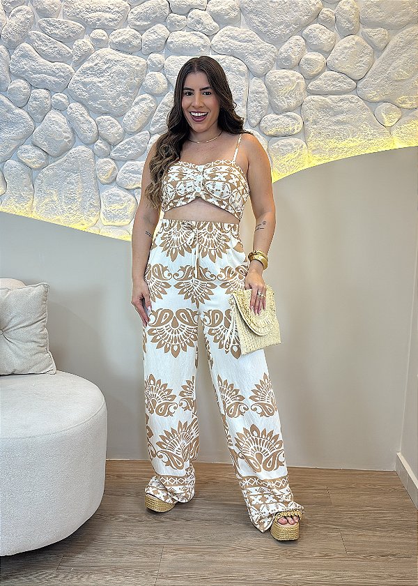 Conjunto Folhagem Nude em Crepe de Seda com Calça Pantalona – Top Cropped Estampado