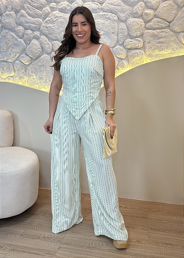 Conjunto Feminino Listrado Verde em Viscolinho com Calça Pantalona e Cropped Amarração