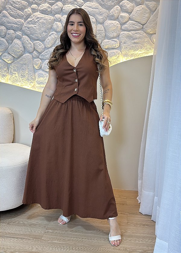 Conjunto Feminino de Linho Marrom com Saia Longa e Colete – Elegância e Conforto Atemporal