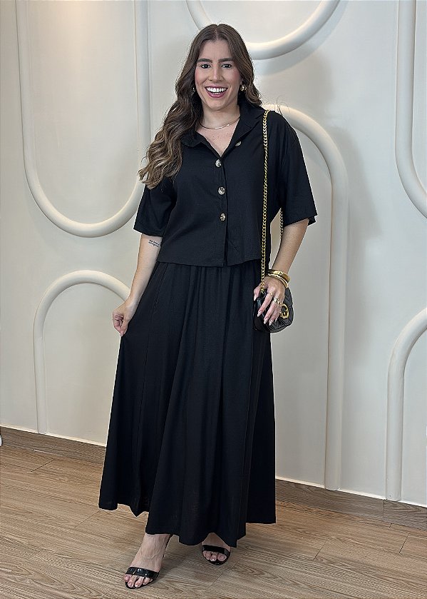 Conjunto Feminino de Linho Preto com Saia Longa e Cropped Camisa – Elegância e Conforto Atemporal
