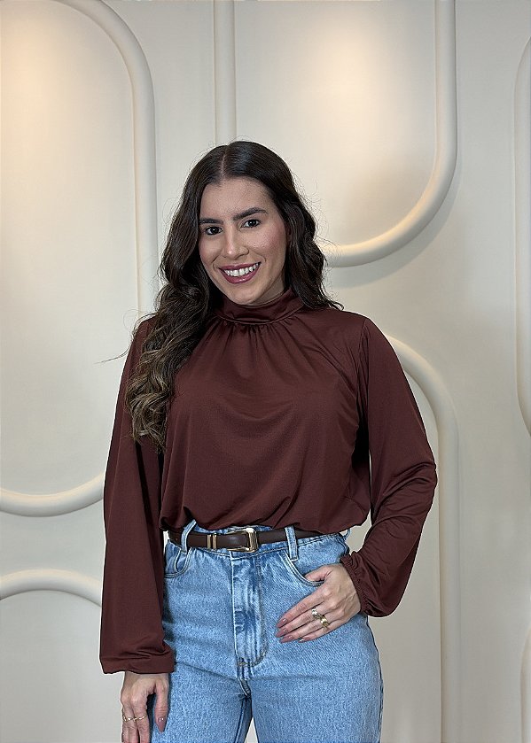 Blusa Feminina Gola Alta Marrom Manga Longa Elegante