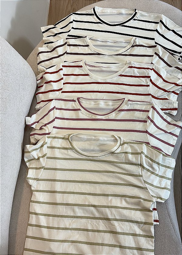 T-shirt Feminina Básica Listrada