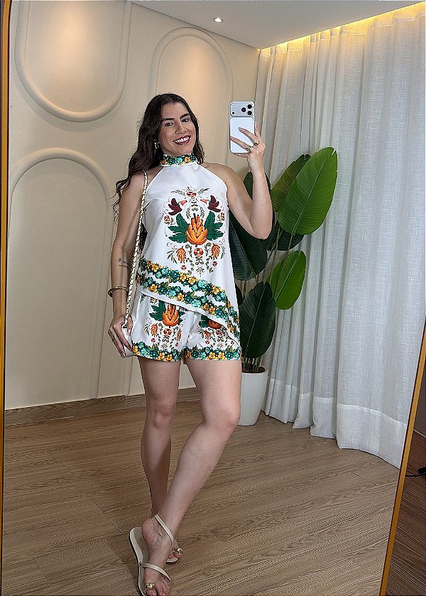 Conjunto Bata Assimétrica Amarração e Short Estampado