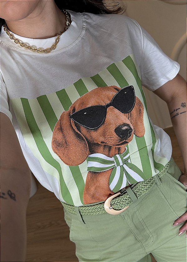 T-shirt - Cachorro Destalhe Verde